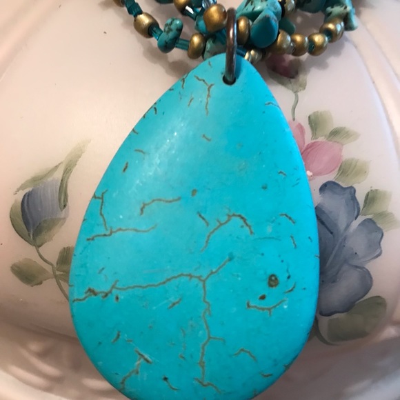 Beautiful large faux turquoise and stone chipped necklace in new condition. - Picture 2 of 5